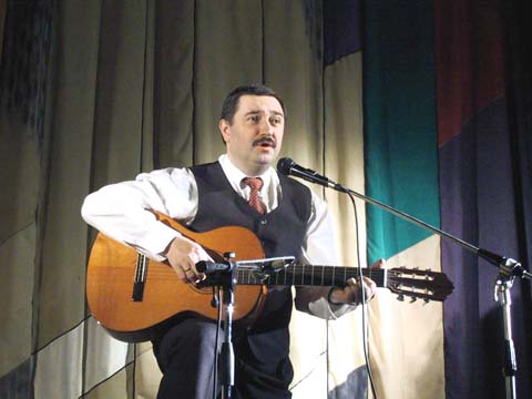 Georgo Handzlik kantas en Peterburgo (marto 2001)