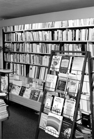 La libroservo de UEA en Roterdamo