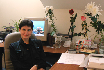 Tatjana Kulakova en sia oficejo (oktobro 2001)