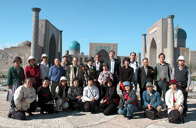 Japanoj en Samarkando (Foto de Yozaki Eiko)