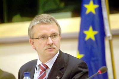 Lau� europarlamentano Michael Gahler, la nova lingva legho en Slovakio estas absurda (Foto de la Europa Komisiono)