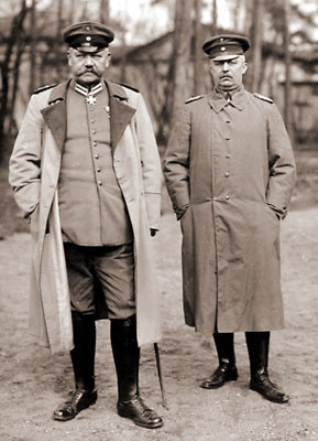 La eminentaj komandantoj Hindenburg kaj Ludendorff haltigis la ruslandan ofensivon en la Orienta Prusio